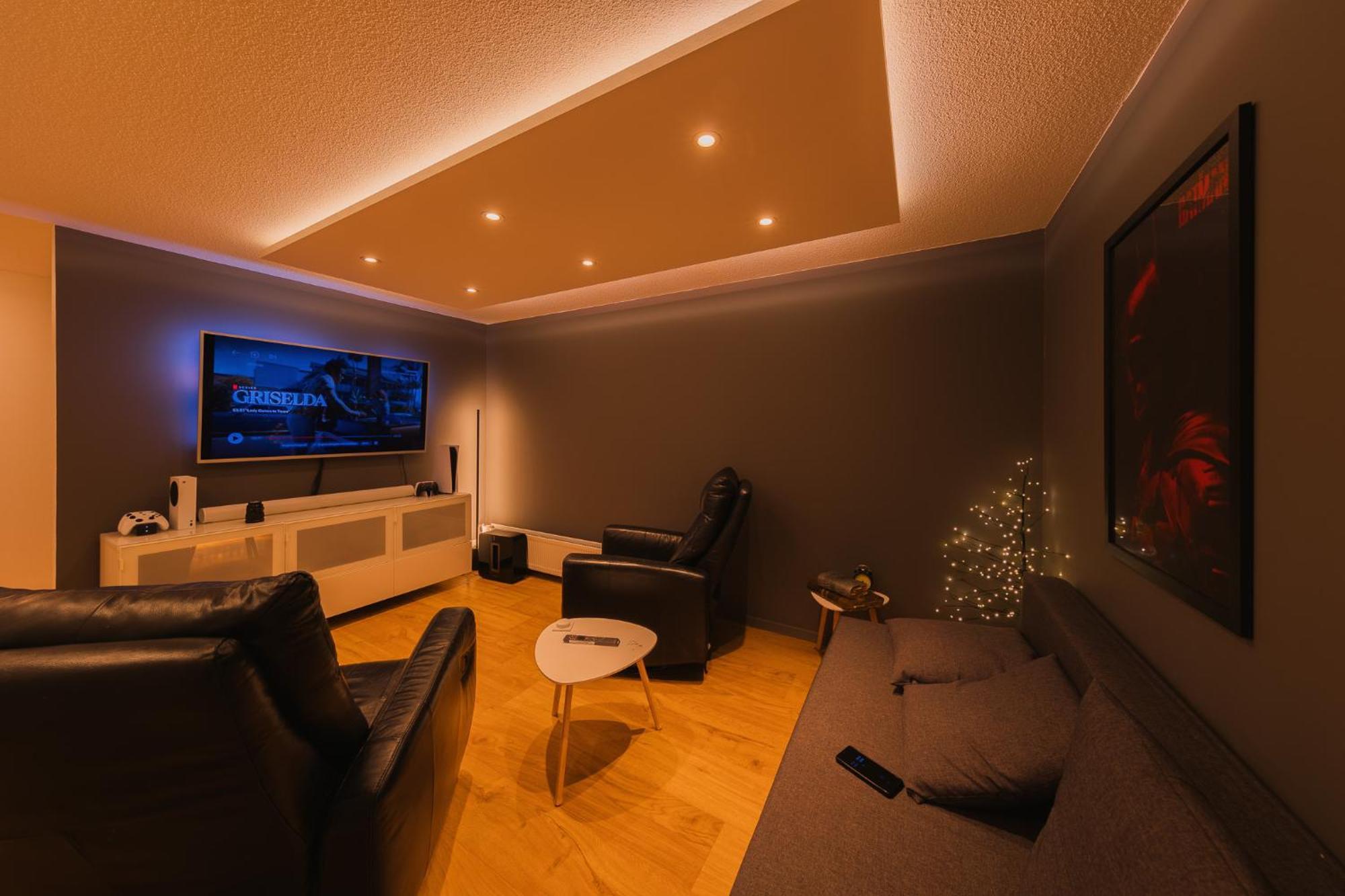 Smart Luxury - Private Gym, Hot Tub & Sauna Кефлавик Экстерьер фото