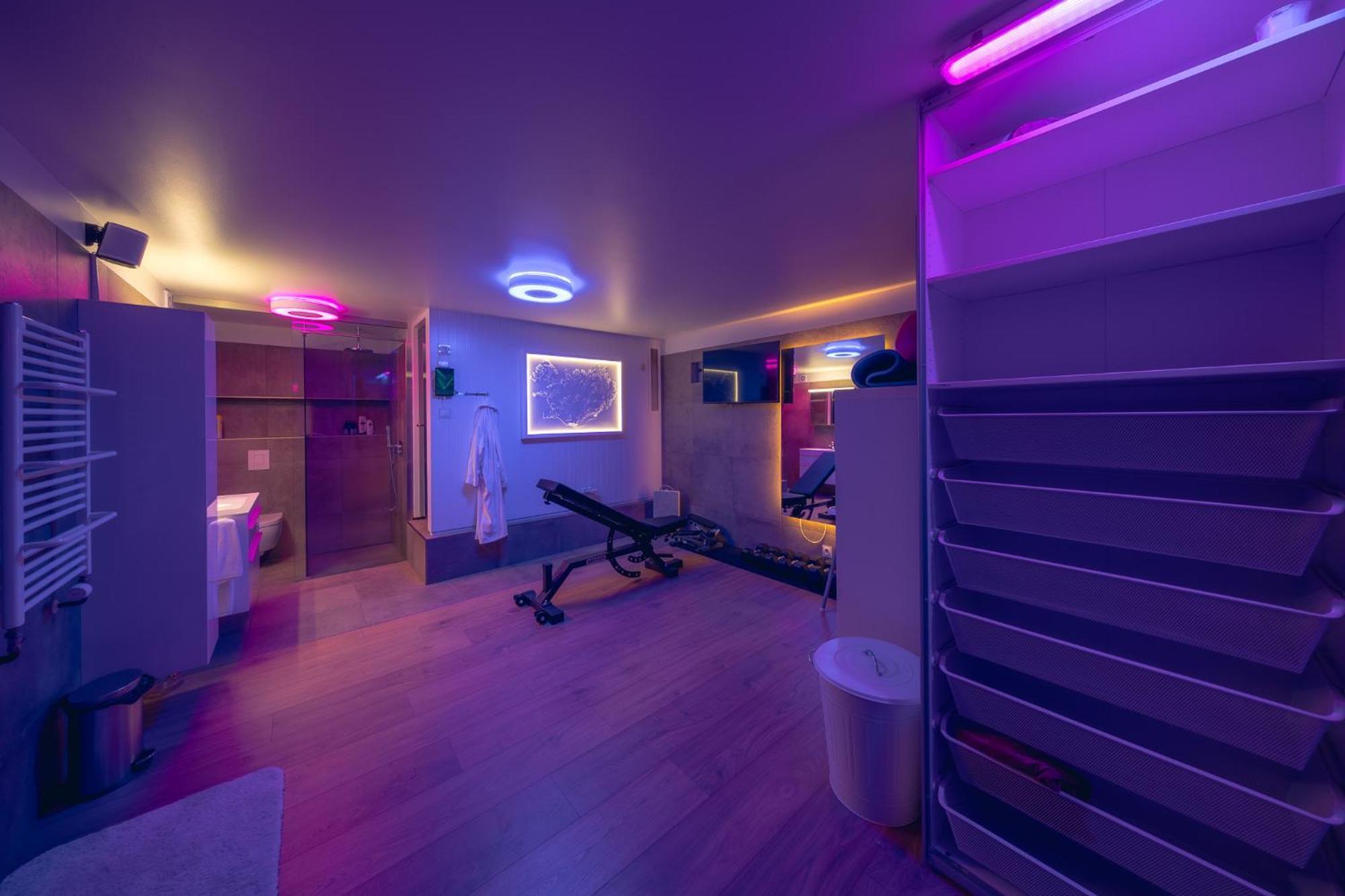 Smart Luxury - Private Gym, Hot Tub & Sauna Кефлавик Экстерьер фото