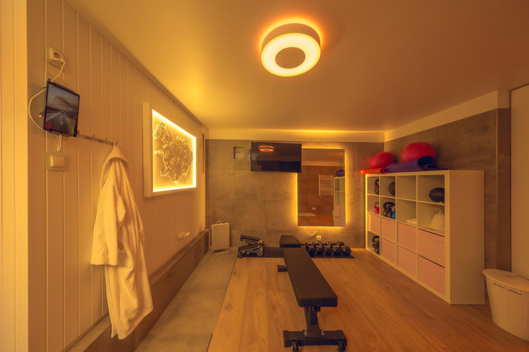 Smart Luxury - Private Gym, Hot Tub & Sauna Кефлавик Экстерьер фото